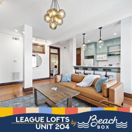 Historic, chic loft 3 blocks from The Strand in downtown Galveston