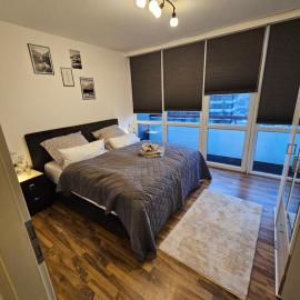 CUSS Luxury Home - City, Balkon, Sauna & Pool, hotell i Mülheim an der Ruhr