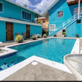 Restorations Tobago - Nelle Apt, hotel u gradu Crown Point