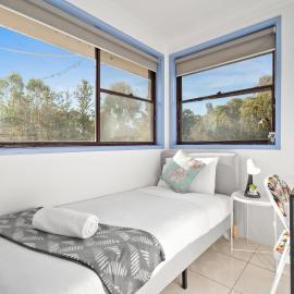 Modern Single Room - Nearby Stations & Eateries - Shared Bathroom and Amenities