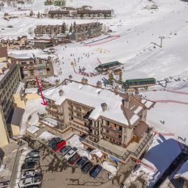 Ski, Bike & Hike Ultimate On-Mountain Location!, hotel i Mount Crested Butte