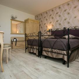 Guest House Dolce Laguna، فندق في تيسّيرا