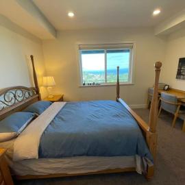 Sea view villa independent access, hotell i Nanaimo