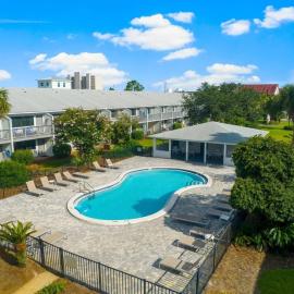 30A Beach Condo - Pool & Walk to Beach, Hotel in Santa Rosa Beach
