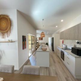 Charming Beach Getaway, Hotel in Valla Beach