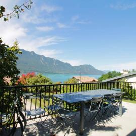 Comfortable villa with a view of Lake Bourget