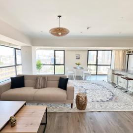 Luxury Apartment Next to Shangri-La with Awesome views