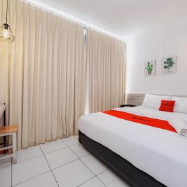 RedDoorz near Mangga Dua Mall
