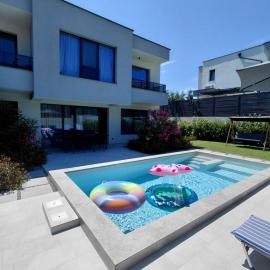 Villa Felicity, private pool with heating and salt water