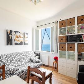 Cozy 1-bedroom apartment with stunning sea views