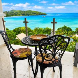 Sunset View Self Catering, hotel a Anse Boileau