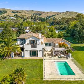 Marlborough Estate - Pool, Spa, Tennis, and Pizza Oven