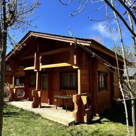 Chalet 2 chambres à Estavar, hotel em Estavar