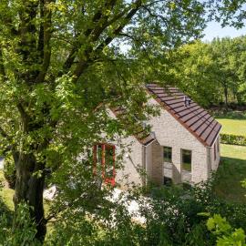 Beautiful holiday home on park on swimming water