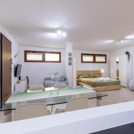 Cocco House, Your Zen Retreat by the Sea, ξενοδοχείο σε La Maddalena