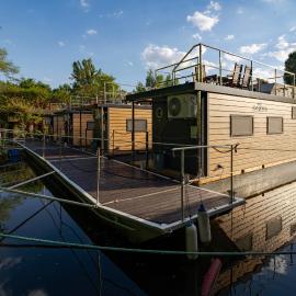 Prague River Houseboats - Private Bay, hotel in Prague