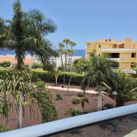 La Vista del Mar Luxury Apartment- 2 air conditioners- Terrace & Pool- Golf del Sur, hotel in San Miguel de Abona