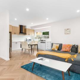 Spacious Luxury Retreat with Private Garden Box Hill, hotel v destinaci Box Hill