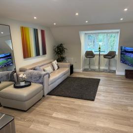 Luxury Wallingford Apartment, Parking, Workspace