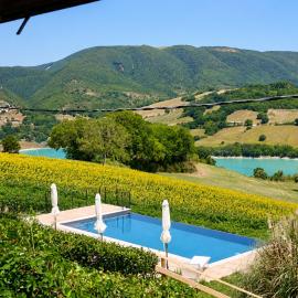 La Corte Sul Lago, hotel v destinaci Cingoli