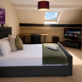 54 - Room 4 - Very spacious, hotel in Swansea