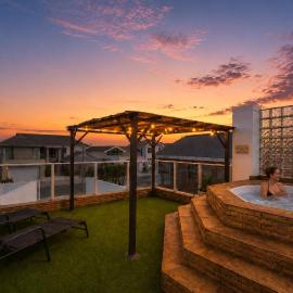 Villa Blanca Family Beach Holidays, hotel en Yzerfontein