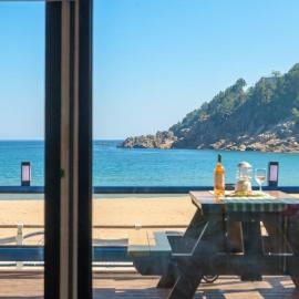 Goseong CNBLUE Oceanview Pension, hotelli kohteessa Goseong