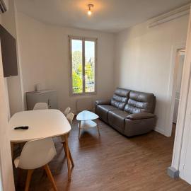 appartement centre ville gare et terrasse, Hotel in Brive-la-Gaillarde