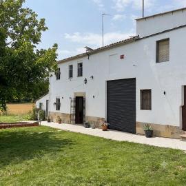 Catalan Farmhouse - Pool, BBQ Terrace, Sleeps 14, hotel sa Sils