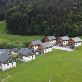 Hideaway Chalets Loser - 7 by AA Holiday Homes, hotel in Altaussee