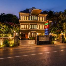 Hotel Sixer, hotel em Māvelikara