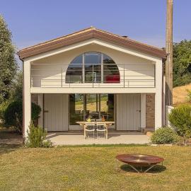 Santomaro Country Loft - Private Pool in the Hills by Host Hero, hotell i Morrovalle