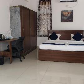 Luxury Stays Genome, hotel u gradu Turkapally