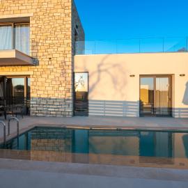 Villa Gaia - Stone Villa with Pool near Matala & Kommos、Sívasのホテル