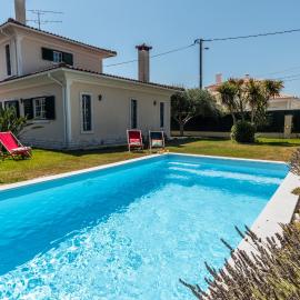 Private Pool Villa Near Aroeira & Caparica