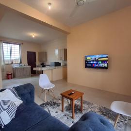 2BR in DAR near beach quiet, parking, wifi apt 5, hotel in Mbweni