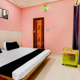 Hotel O Suny Europe Lodging and Fooding, hotel en Sātkosia