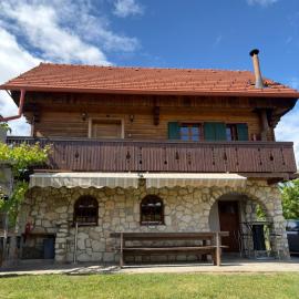 Cozy Winehouse - Remote Vineyard Escape, hotel di Podcetrtek