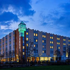 Sunday Hotel Leipzig-Halle, hotel en Landsberg OT Peißen