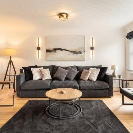 3-Bed House in Northwich, Parking Sleeps 6