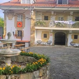 Planazo House – hotel w mieście Arnuero