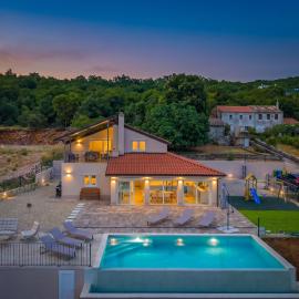Holiday Home Elora Seaview Private Pool And Garden - Happy Rentals