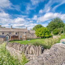 Cotswolds - games room, bath, parking, arcade