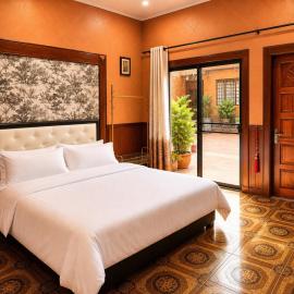 Golden Thai Courtyard