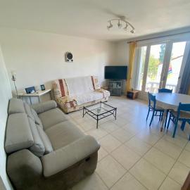 Appartement avec balcon - Plages à pied - Parking