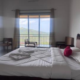 Jashoda Dham Agro Tourism، فندق في بيون