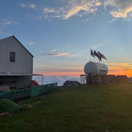 Gomismta Sky House, hotel u gradu 'Gomi'