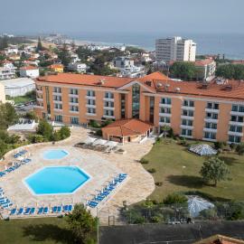 Riviera Hotel, hotel v destinácii Carcavelos