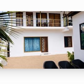 Gajananstay Beach Facing rooms In Beach Resort Gokarna, готель у місті Gokarn