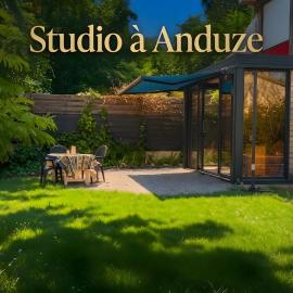 Studio climatisé véranda jardin privé, hotel in Anduze